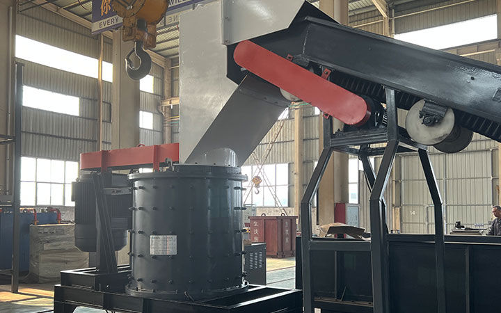 VSC800 立式破碎機工作原理